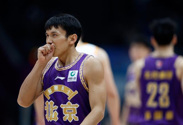 温情90秒具象化微光成炬 矣进宏点燃火把照亮大山