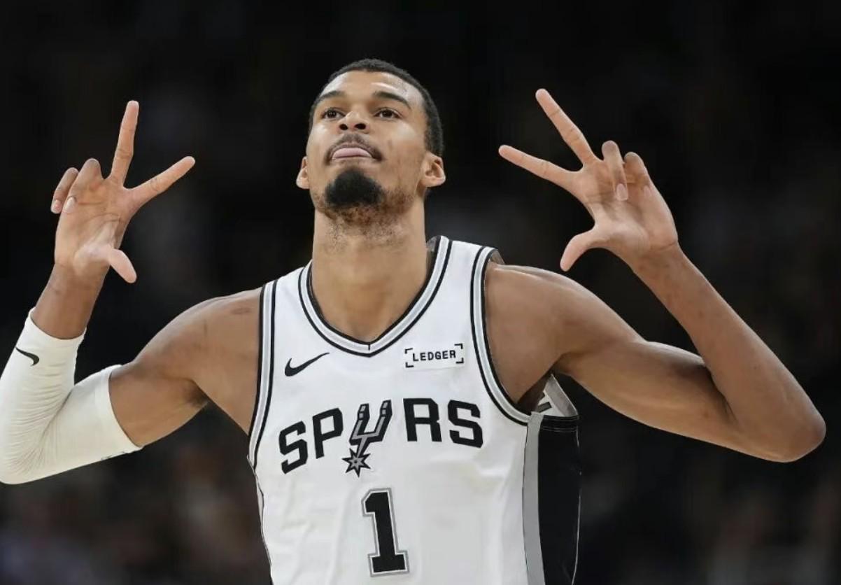 app下载-文班亚马5场狂砍165分57板19帽，继2006年姚明之后首人